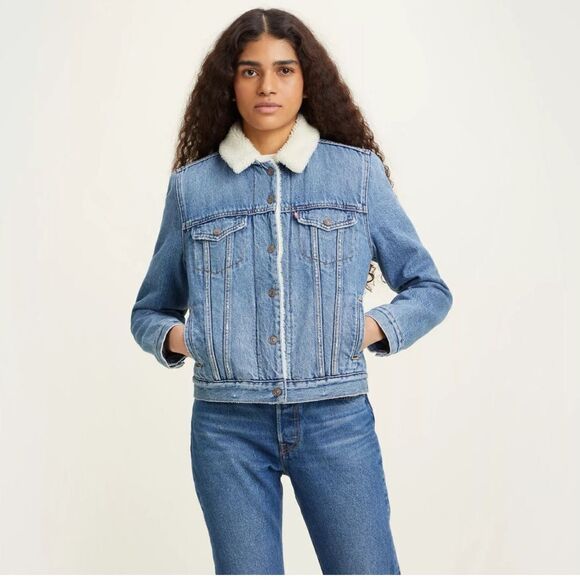 LEVI’S Original Sherpa Trucker Jacket NWT - Picture 1 of 3